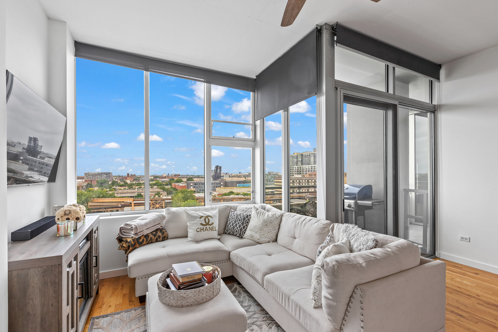 1720 S Michigan Avenue 914