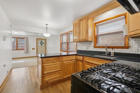 Tiny photo for 1711 W 43rd Street, Chicago, IL 60609 (MLS # 12556177)