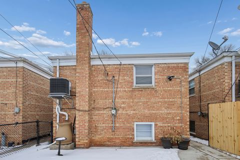 Tiny photo for 1711 W 43rd Street, Chicago, IL 60609 (MLS # 12556177)
