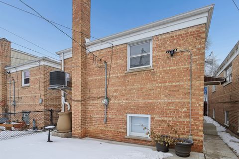 Tiny photo for 1711 W 43rd Street, Chicago, IL 60609 (MLS # 12556177)