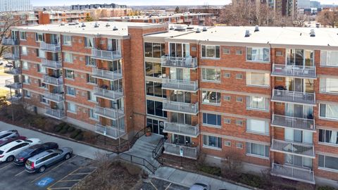 Tiny photo for 2200 S Stewart Avenue #3J, Lombard, IL 60148 (MLS # 12591034)