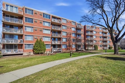 Tiny photo for 2200 S Stewart Avenue #3J, Lombard, IL 60148 (MLS # 12591034)