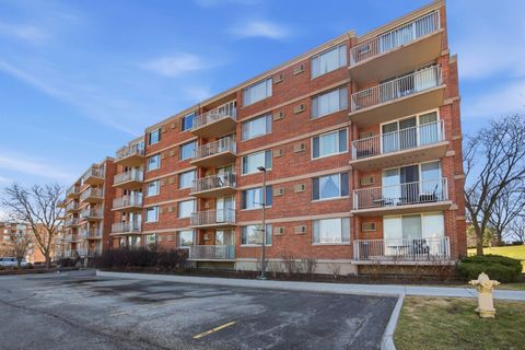 Photo of 2200 S Stewart Avenue #3J, Lombard, IL 60148 (MLS # 12591034)