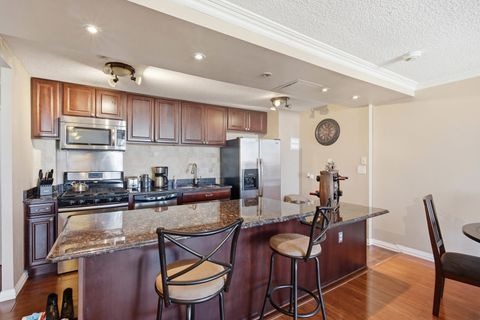 Tiny photo for 2200 S Stewart Avenue #3J, Lombard, IL 60148 (MLS # 12591034)