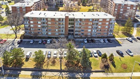 Tiny photo for 2200 S Stewart Avenue #3J, Lombard, IL 60148 (MLS # 12591034)