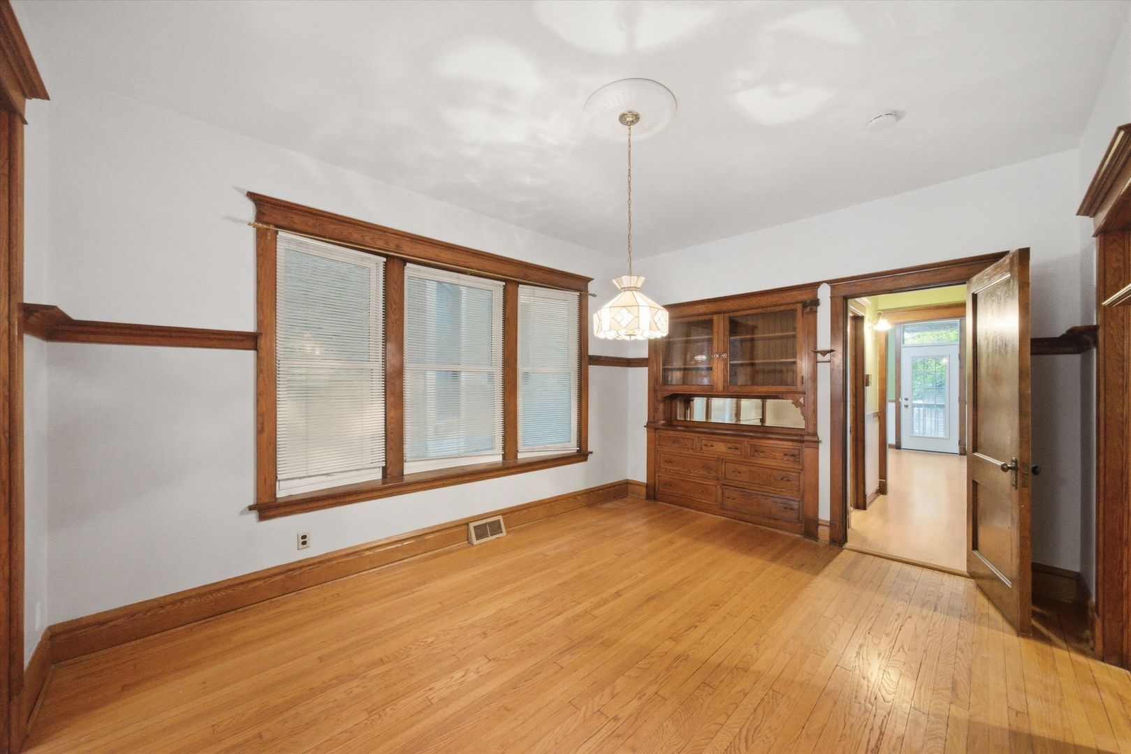 1341 W Eddy Street