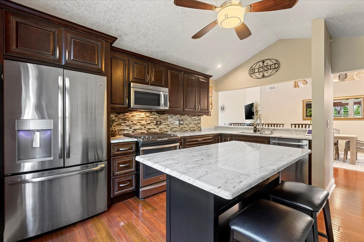 1636 Columbia Circle 2