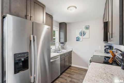 Tiny photo for 2612 CRESTVIEW Drive, Bettendorf, IA 52722 (MLS # QC4268879)