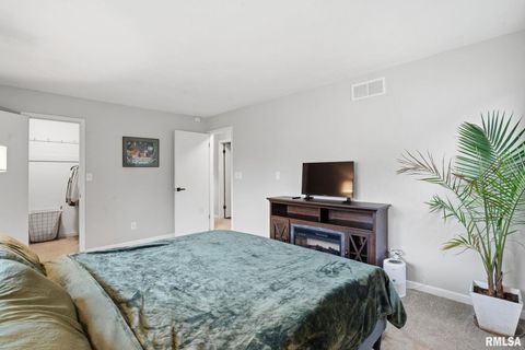 Tiny photo for 2612 CRESTVIEW Drive, Bettendorf, IA 52722 (MLS # QC4268879)