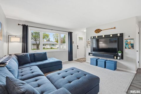 Tiny photo for 2612 CRESTVIEW Drive, Bettendorf, IA 52722 (MLS # QC4268879)