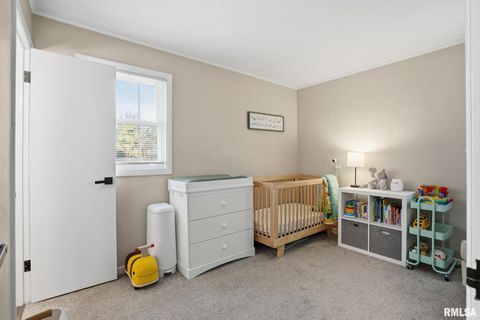 Tiny photo for 2612 CRESTVIEW Drive, Bettendorf, IA 52722 (MLS # QC4268879)