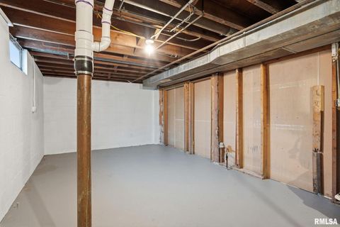 Tiny photo for 2612 CRESTVIEW Drive, Bettendorf, IA 52722 (MLS # QC4268879)