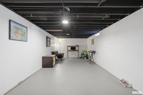 Tiny photo for 2612 CRESTVIEW Drive, Bettendorf, IA 52722 (MLS # QC4268879)