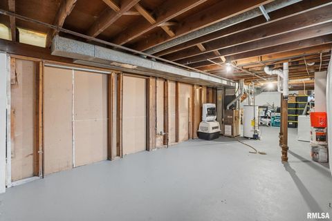 Tiny photo for 2612 CRESTVIEW Drive, Bettendorf, IA 52722 (MLS # QC4268879)