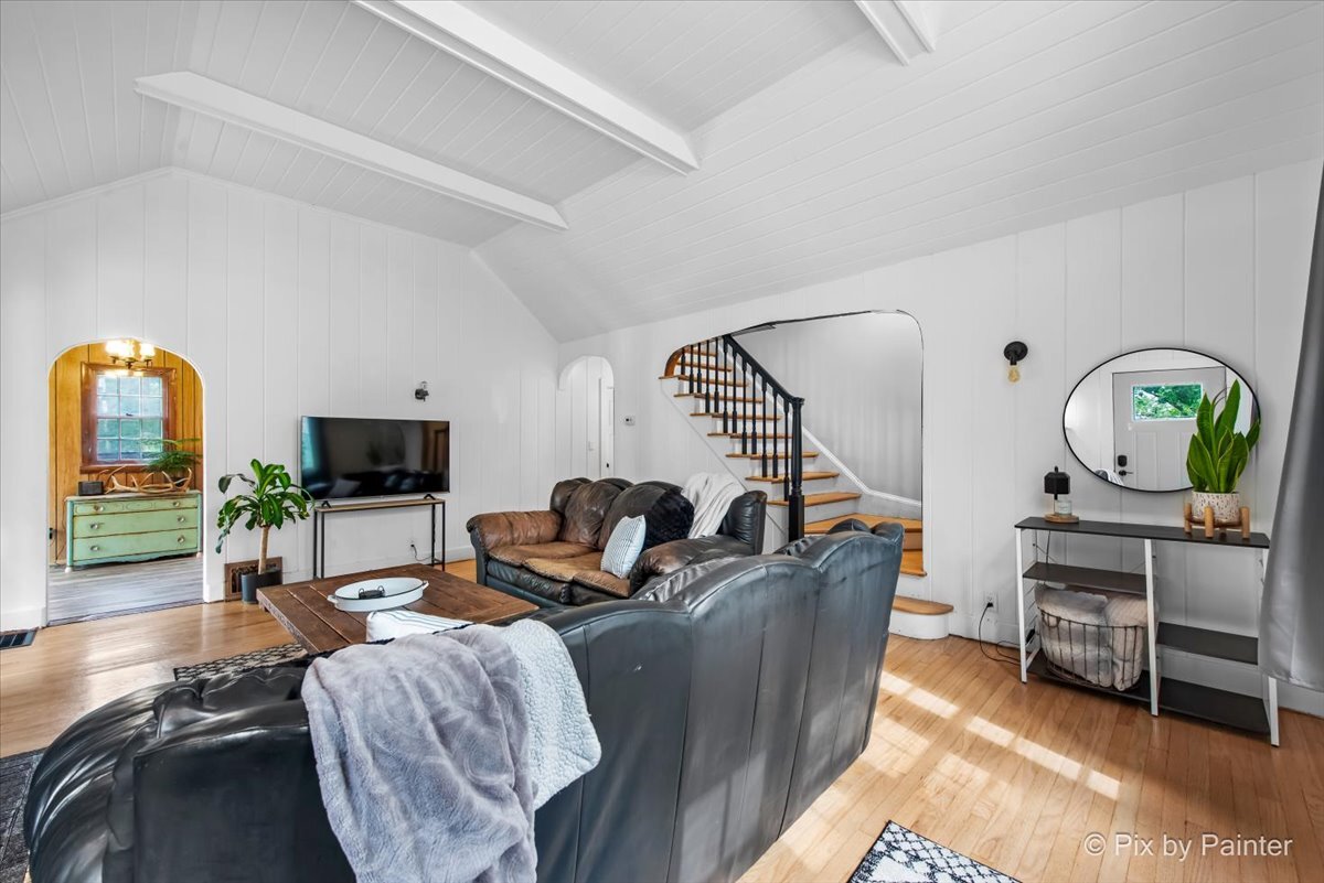 4208 E Lake Shore Drive