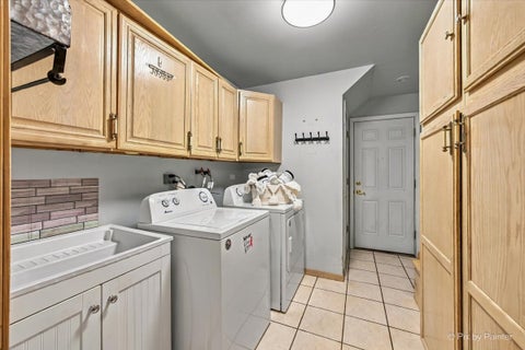 Tiny photo for 176 Cambridge Lane, Bloomingdale, IL 60108 (MLS # 12776525)