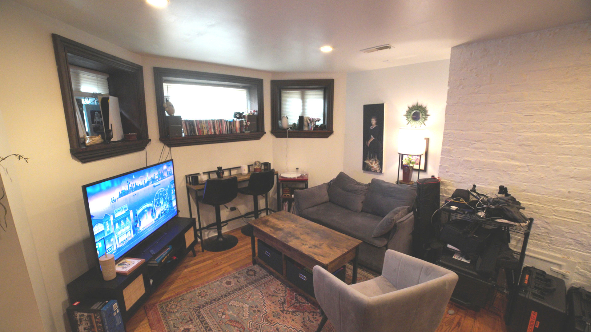 633 W Fullerton Parkway G