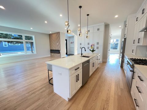 Tiny photo for 7301 N Oriole Avenue, Chicago, IL 60631 (MLS # 12605759)