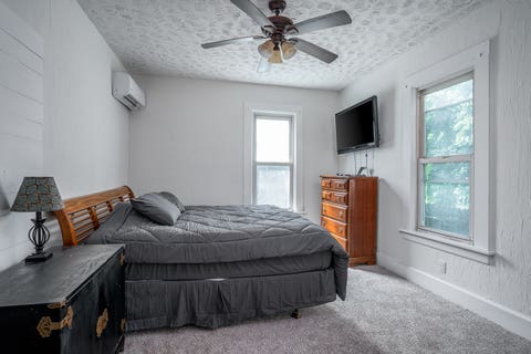 Tiny photo for 1821 Central Avenue, Bettendorf, IA 52722 (MLS # 12735752)