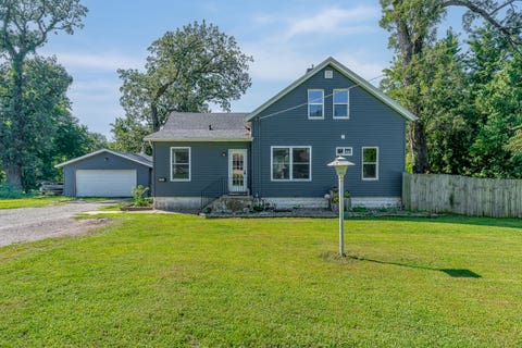 Tiny photo for 1821 Central Avenue, Bettendorf, IA 52722 (MLS # 12735752)