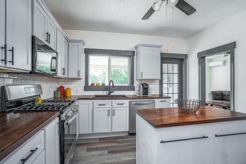 Tiny photo for 1821 Central Avenue, Bettendorf, IA 52722 (MLS # 12735752)