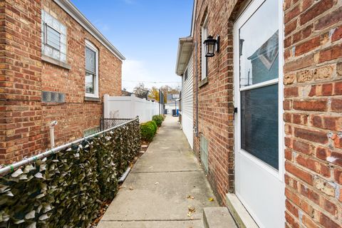Tiny photo for 11305 S Central Park Avenue, Chicago, IL 60655 (MLS # 12527396)