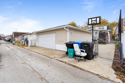 Tiny photo for 11305 S Central Park Avenue, Chicago, IL 60655 (MLS # 12527396)