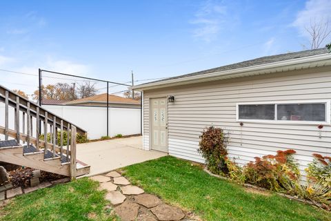 Tiny photo for 11305 S Central Park Avenue, Chicago, IL 60655 (MLS # 12527396)