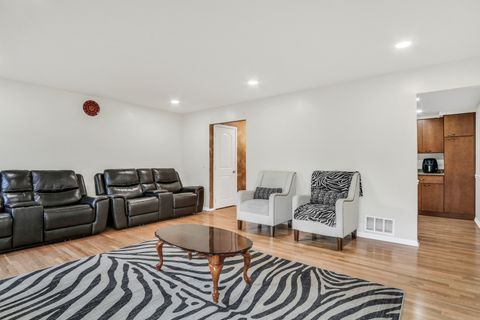 Tiny photo for 1566 Anderson Lane, Buffalo Grove, IL 60089 (MLS # 12545125)