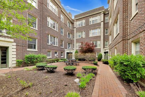 Tiny photo for 443 N Lombard Avenue #2, Oak Park, IL 60302 (MLS # 12621951)
