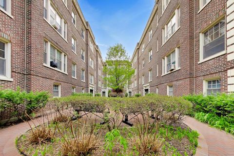 Tiny photo for 443 N Lombard Avenue #2, Oak Park, IL 60302 (MLS # 12621951)