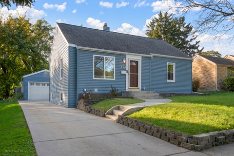 Photo of 164 S Du Bois Avenue, Elgin, IL 60123 (MLS # 12792100)