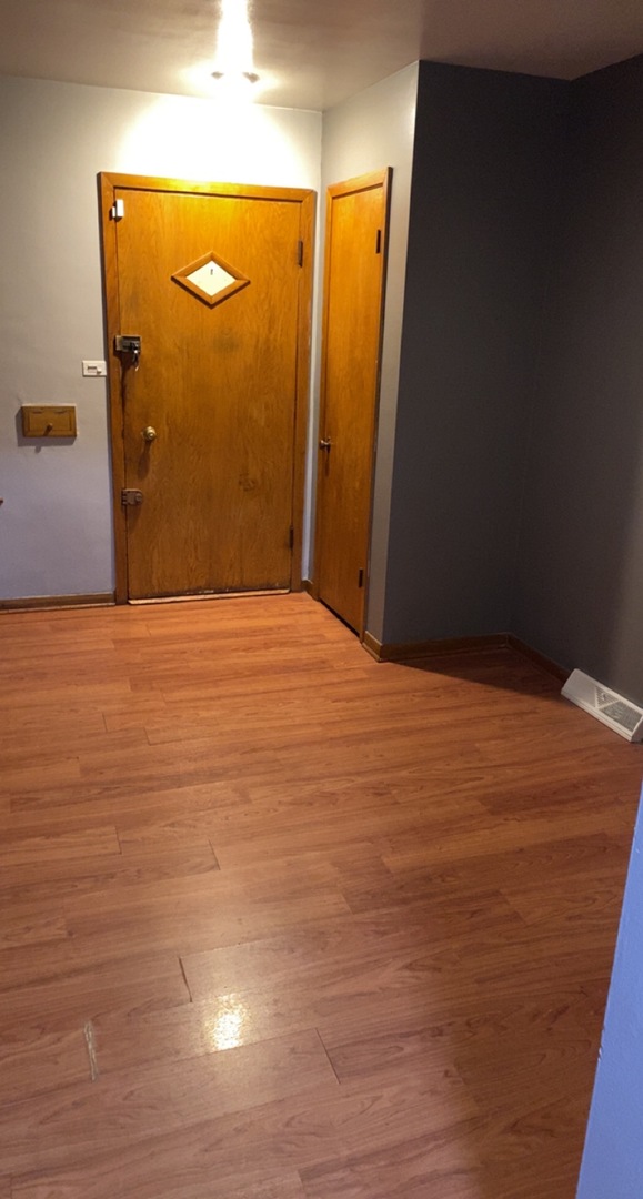 2102 N Laramie Avenue