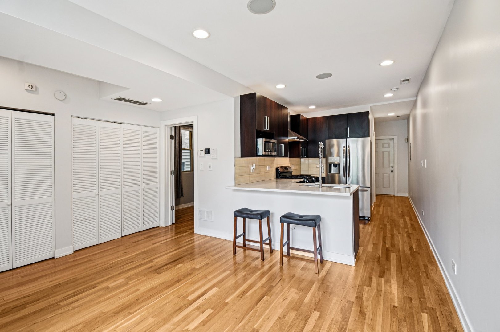 2423 W Augusta Boulevard 1