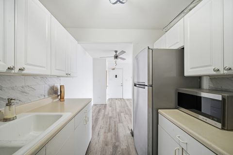 Tiny photo for 2 E Dundee Quarter Drive #B201, Palatine, IL 60074 (MLS # 12587516)