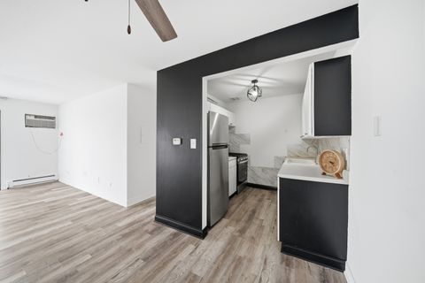 Tiny photo for 2 E Dundee Quarter Drive #B201, Palatine, IL 60074 (MLS # 12587516)