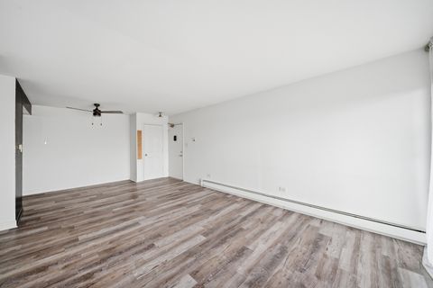 Tiny photo for 2 E Dundee Quarter Drive #B201, Palatine, IL 60074 (MLS # 12587516)