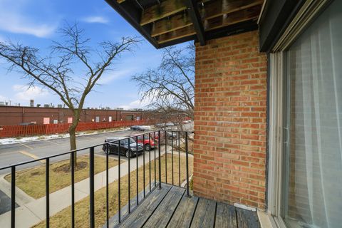 Tiny photo for 2 E Dundee Quarter Drive #B201, Palatine, IL 60074 (MLS # 12587516)