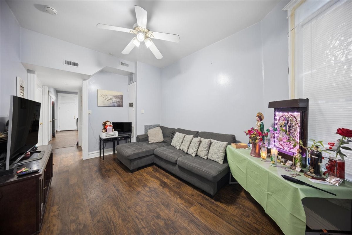 2515 S Kedzie Avenue