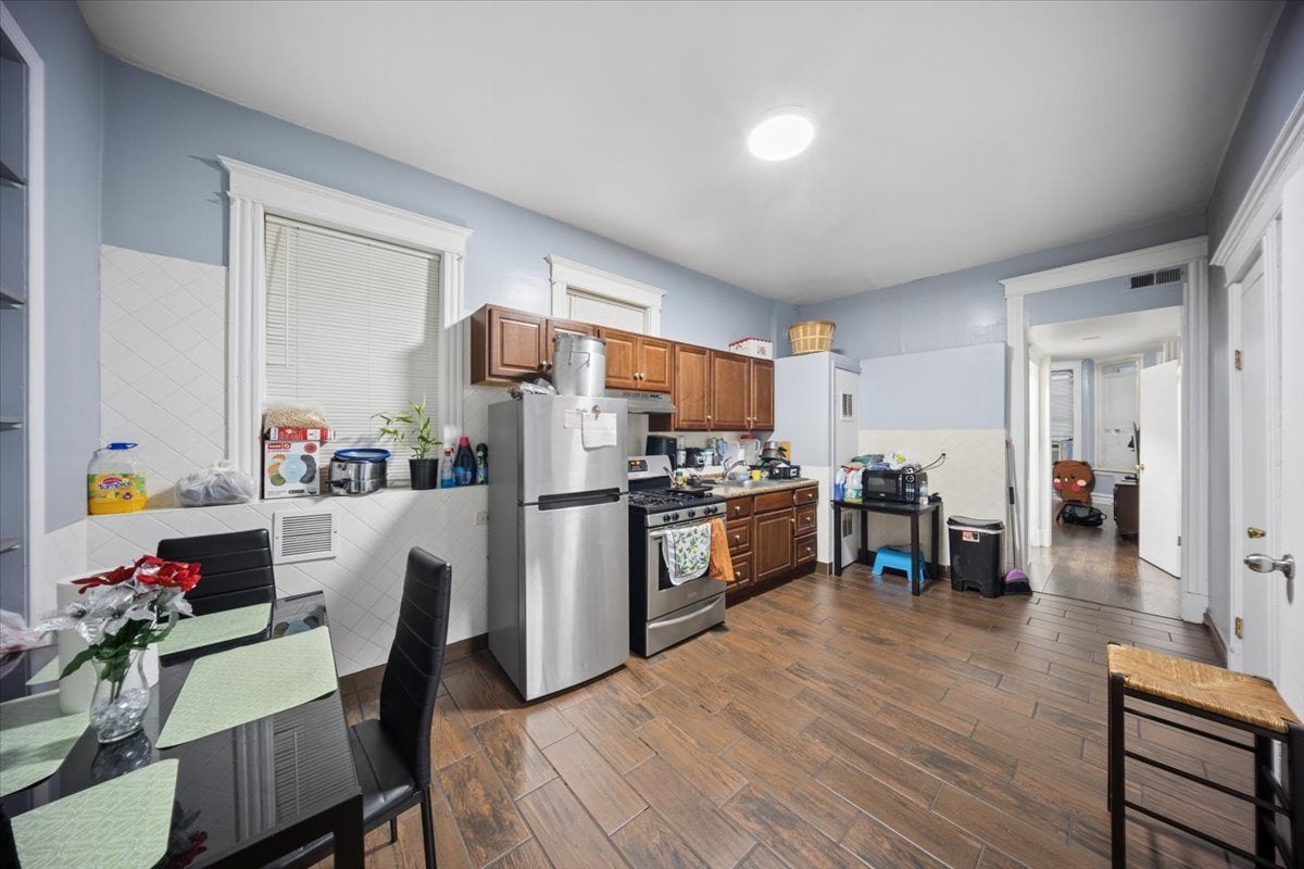 2515 S Kedzie Avenue
