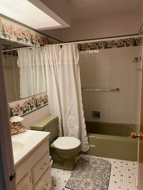 Tiny photo for 6013 Ridgeway Drive, Woodridge, IL 60517 (MLS # 12606456)