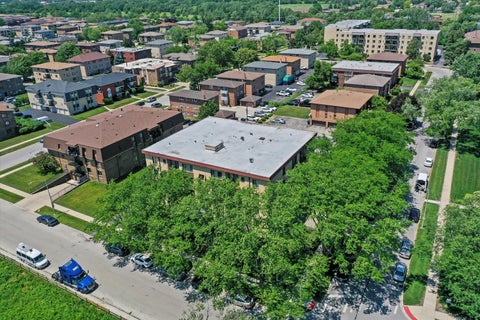 Tiny photo for 5800 W 105th Street #2C, Oak Lawn, IL 60453 (MLS # 12689677)