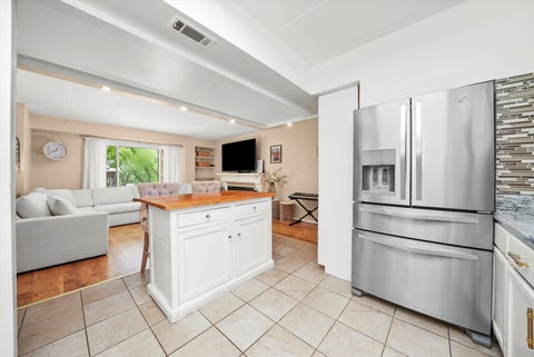Tiny photo for 5800 W 105th Street #2C, Oak Lawn, IL 60453 (MLS # 12689677)