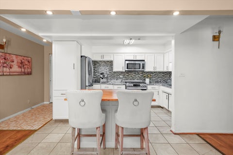 Tiny photo for 5800 W 105th Street #2C, Oak Lawn, IL 60453 (MLS # 12689677)