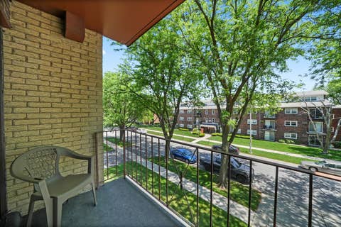 Tiny photo for 5800 W 105th Street #2C, Oak Lawn, IL 60453 (MLS # 12689677)