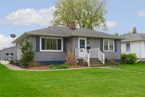 Photo of 1307 W Washington Street, Ottawa, IL 61350 (MLS # 12352944) Photo of 1307 W Washington Street, Ottawa, IL 61350 (MLS # 12352944)