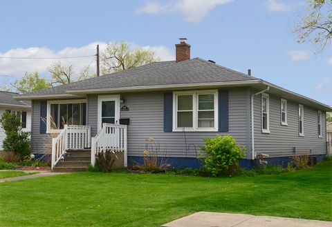 Tiny photo for 1307 W Washington Street, Ottawa, IL 61350 (MLS # 12352944)
