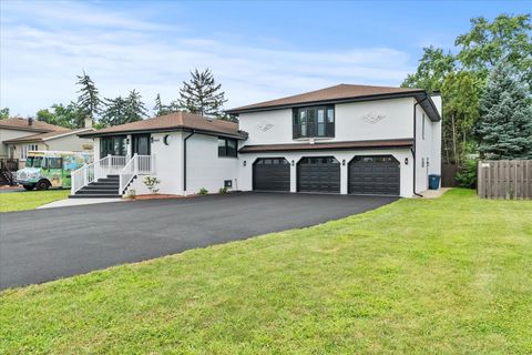 Photo of 0S424 S Cadwell Avenue, Elmhurst, IL 60126 (MLS # 12325495)
