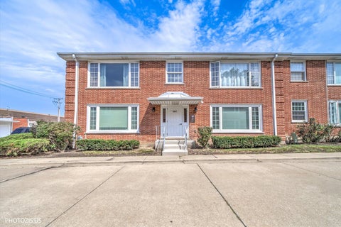 Tiny photo for 1450 Plymouth Place #2W, Glenview, IL 60025 (MLS # 12752141)