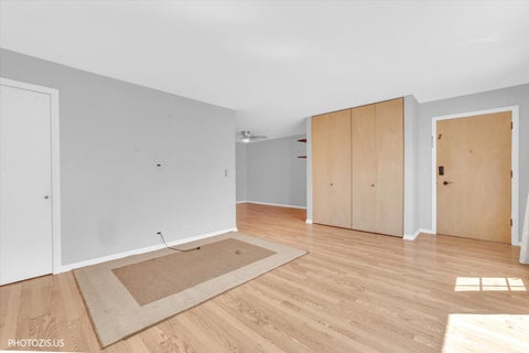 Tiny photo for 1450 Plymouth Place #2W, Glenview, IL 60025 (MLS # 12752141)